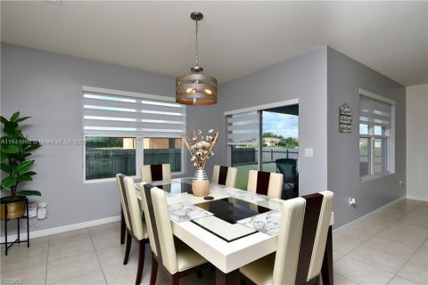 Villa ou maison à vendre à Cape Coral, Floride: 3 chambres № 1833953 - photo 13