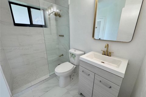 House in Pembroke Pines, Florida 3 bedrooms, 120.4 sq.m. № 2069028 - photo 8