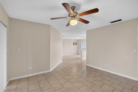 Casa en venta en Plant City, Florida, 4 dormitorios, 177.16 m2 № 2156249 - foto 9