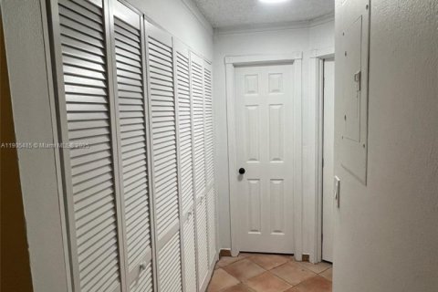 Touwnhouse à vendre à Miami, Floride: 3 chambres, 109.9 m2 № 1971437 - photo 10