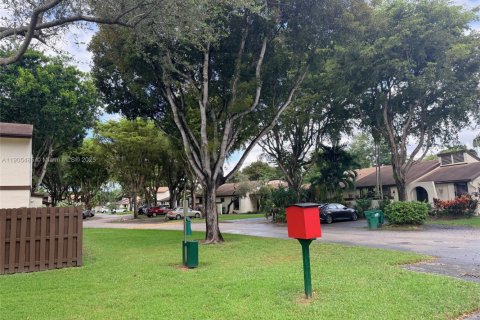 Touwnhouse à vendre à Miami, Floride: 3 chambres, 109.9 m2 № 1971437 - photo 4