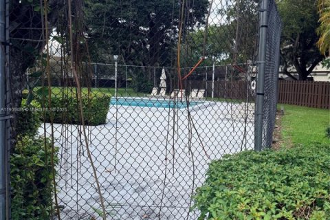 Touwnhouse à vendre à Miami, Floride: 3 chambres, 109.9 m2 № 1971437 - photo 7