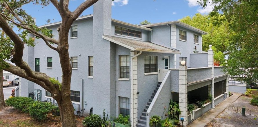 Condominio en Saint Petersburg, Florida, 2 dormitorios  № 1688031
