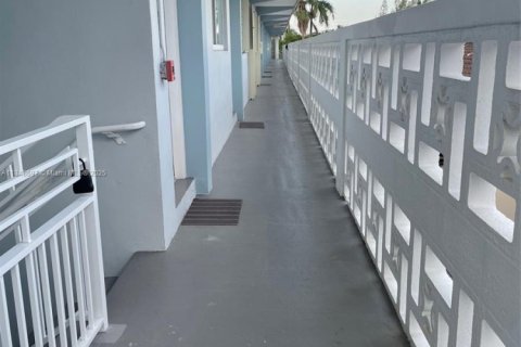 Copropriété à vendre à Miami Beach, Floride: 1 chambre, 61.5 m2 № 1936382 - photo 3