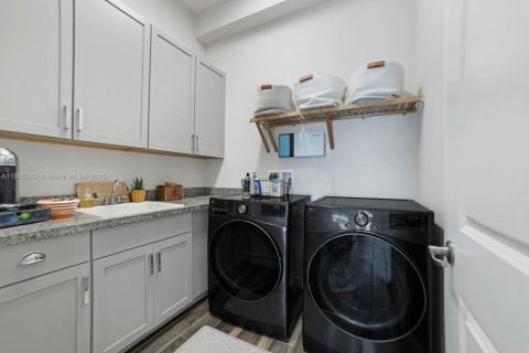 Купить виллу или дом в Паркленд, Флорида 6 спален, 431.62м2, № 1951753 - фото 18