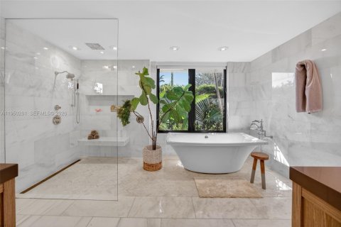 House in Pinecrest, Florida 5 bedrooms, 326.46 sq.m. № 2010536 - photo 24