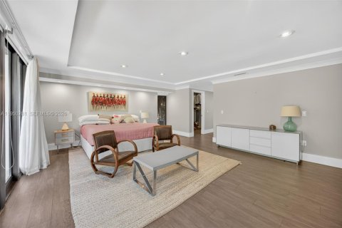 House in Pinecrest, Florida 5 bedrooms, 326.46 sq.m. № 2010536 - photo 21