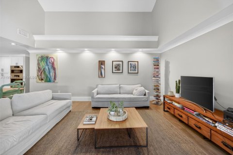 House in Pinecrest, Florida 5 bedrooms, 326.46 sq.m. № 2010536 - photo 17