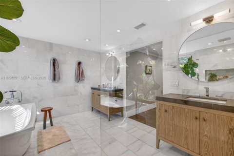 House in Pinecrest, Florida 5 bedrooms, 326.46 sq.m. № 2010536 - photo 25