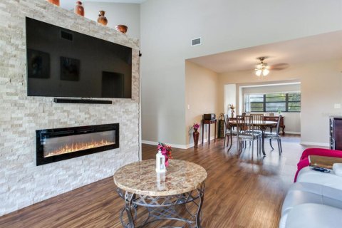 Condo in Tampa, Florida, 2 bedrooms  № 1894475 - photo 7