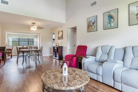 Condo in Tampa, Florida, 2 bedrooms  № 1894475 - photo 8