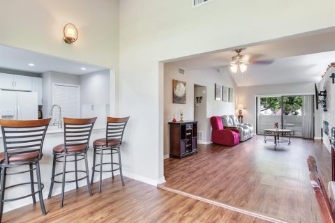 Condo in Tampa, Florida, 2 bedrooms  № 1894475 - photo 13