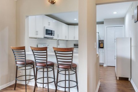 Condo in Tampa, Florida, 2 bedrooms  № 1894475 - photo 15