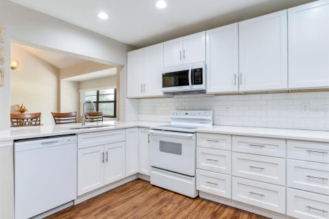 Condo in Tampa, Florida, 2 bedrooms  № 1894475 - photo 18