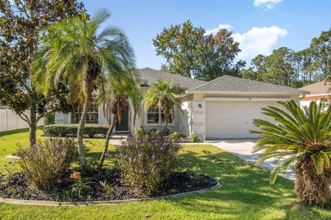 House in Palm Coast, Florida 4 bedrooms, 214.23 sq.m. № 1902722 - photo 3