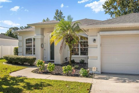 House in Palm Coast, Florida 4 bedrooms, 214.23 sq.m. № 1902722 - photo 2