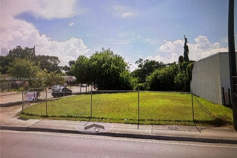 Propiedad comercial en Miami, Florida № 2012483