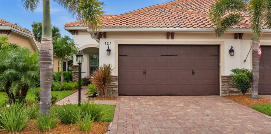 House in Venice, Florida 2 bedrooms, 139.45 sq.m. № 2234080