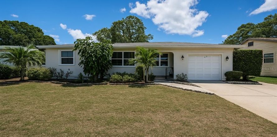 Villa ou maison à Saint Petersburg, Floride 3 chambres, 134.52 m2 № 2142080