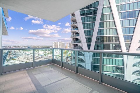 Condominio en venta en Miami, Florida, 1 dormitorio, 95.78 m2 № 2057407 - foto 16