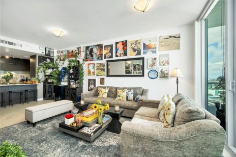 Condominio en venta en Miami, Florida, 1 dormitorio, 95.78 m2 № 2057407 - foto 15