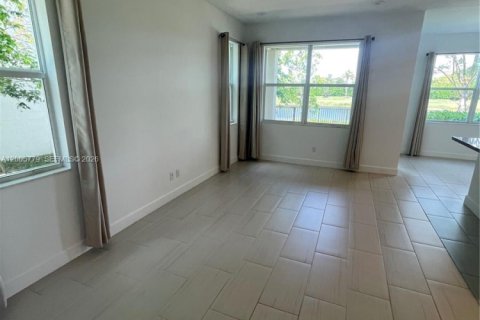 Townhouse in Lake Worth, Florida 3 bedrooms, 209.03 sq.m. № 2069663 - photo 9