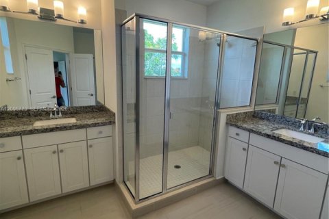 Townhouse in Lake Worth, Florida 3 bedrooms, 209.03 sq.m. № 2069663 - photo 25