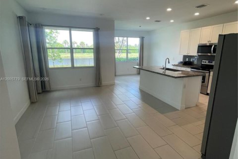 Townhouse in Lake Worth, Florida 3 bedrooms, 209.03 sq.m. № 2069663 - photo 7