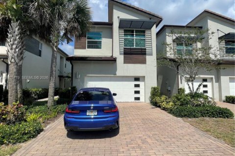 Townhouse in Lake Worth, Florida 3 bedrooms, 209.03 sq.m. № 2069663
