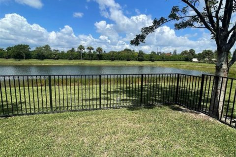 Townhouse in Lake Worth, Florida 3 bedrooms, 209.03 sq.m. № 2069663 - photo 18