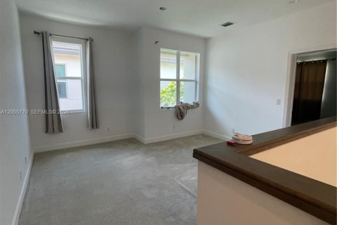 Townhouse in Lake Worth, Florida 3 bedrooms, 209.03 sq.m. № 2069663 - photo 21