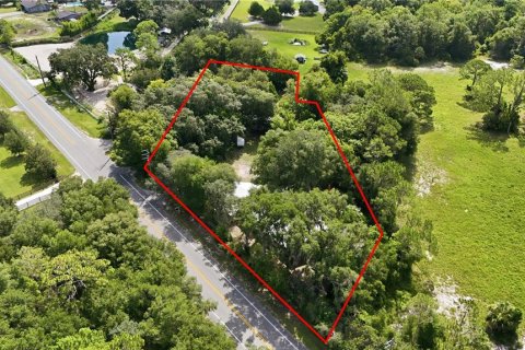 House in Geneva, Florida 4 bedrooms, 176.51 sq.m. № 2235799