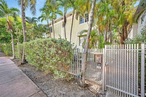 Снять в аренду квартиру в Майами-Бич, Флорида 1 спальня, 58.81м2, № 2023425 - фото 11