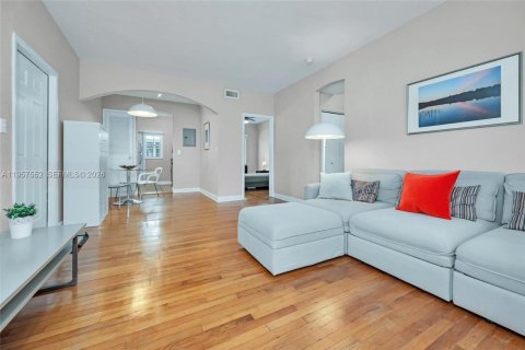 Снять в аренду квартиру в Майами-Бич, Флорида 1 спальня, 58.81м2, № 2023425 - фото 3