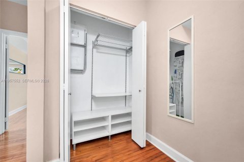 Снять в аренду квартиру в Майами-Бич, Флорида 1 спальня, 58.81м2, № 2023425 - фото 10