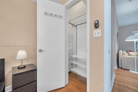Снять в аренду квартиру в Майами-Бич, Флорида 1 спальня, 58.81м2, № 2023425 - фото 9
