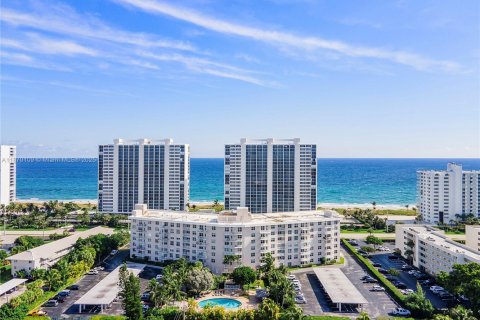 Condo in Boca Raton, Florida, 2 bedrooms  № 1920417 - photo 1
