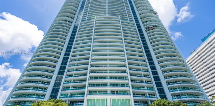 Condo in Miami, Florida, 2 bedrooms  № 1821872