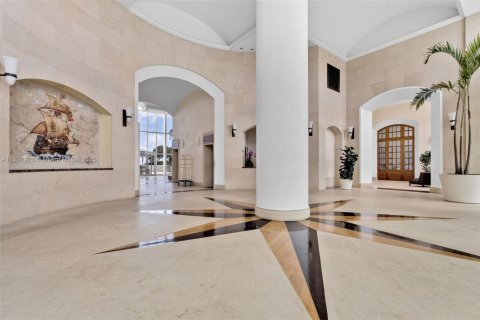 Condo in Miami, Florida, 2 bedrooms  № 1821872 - photo 3