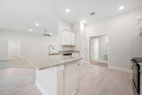 House in Port St. Lucie, Florida 4 bedrooms, 233 sq.m. № 2086984 - photo 6