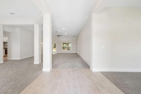House in Port St. Lucie, Florida 4 bedrooms, 233 sq.m. № 2086984 - photo 3