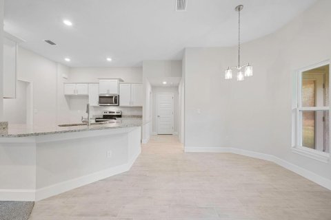 House in Port St. Lucie, Florida 4 bedrooms, 233 sq.m. № 2086984 - photo 7