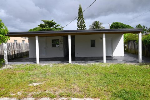 House in Miami, Florida 4 bedrooms, 73.58 sq.m. № 1946393 - photo 15