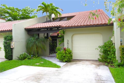 Condo in Doral, Florida, 2 bedrooms  № 2417467
