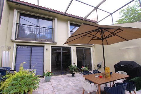 Condo in Doral, Florida, 2 bedrooms № 2417467 - photo 21