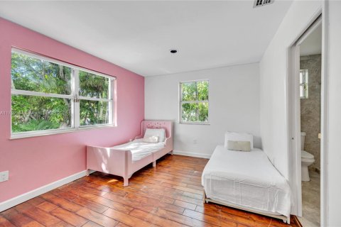 House in South Miami, Florida 3 bedrooms, 257.15 sq.m. № 1860656 - photo 27