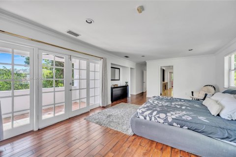 House in South Miami, Florida 3 bedrooms, 257.15 sq.m. № 1860656 - photo 22