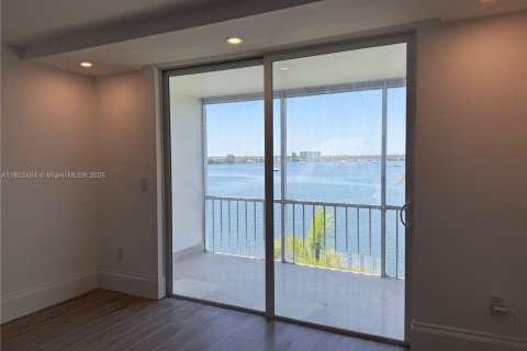 Снять в аренду кондоминиум в Авентура, Флорида 1 спальня, 71.35м2, № 1958029 - фото 7