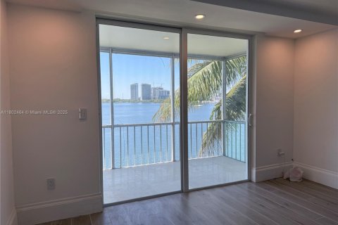 Снять в аренду кондоминиум в Авентура, Флорида 1 спальня, 71.35м2, № 1958029 - фото 3