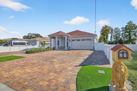 Casa en venta en Tampa, Florida, 3 dormitorios, 190.26 m2 № 2233055 - foto 3